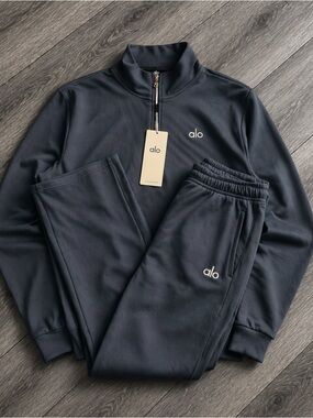 Alo Yoga Women’s Navy Blue Quarter Zip Jogger Set NWT